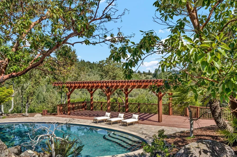 40 Los Pinos Nicasio, CA 94946