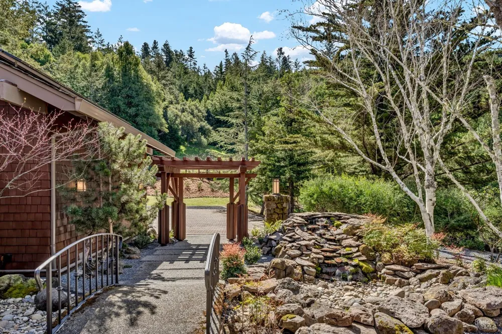 40 Los Pinos Nicasio, CA 94946