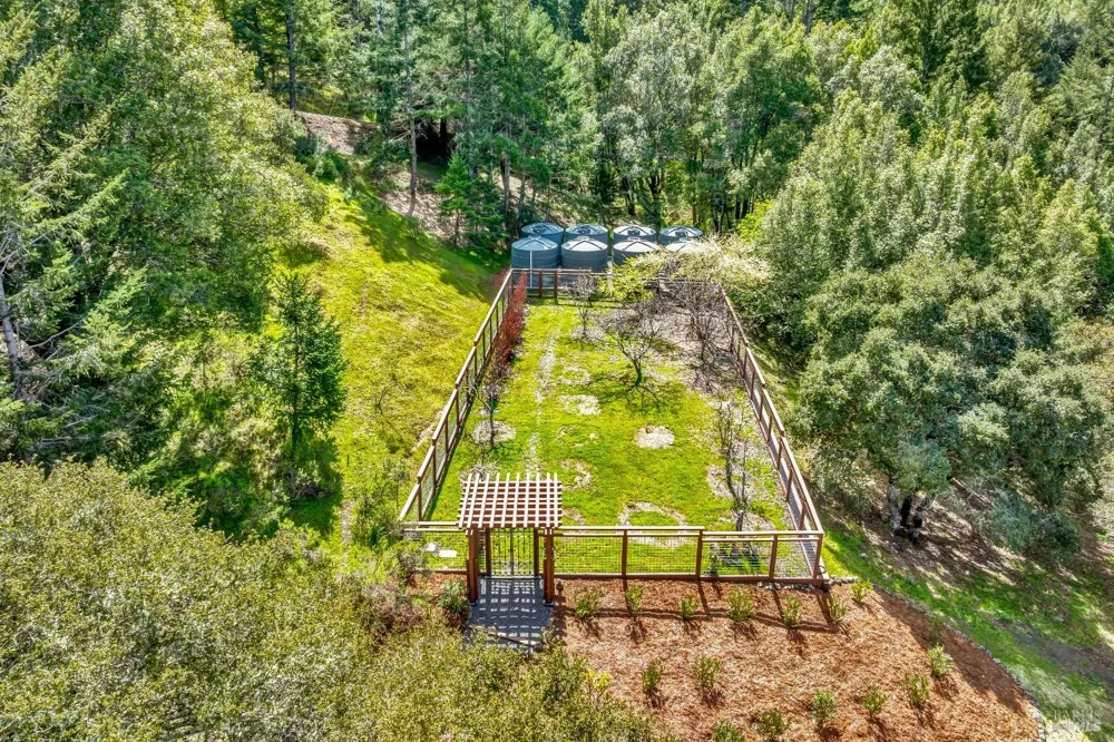 40 Los Pinos Nicasio, CA 94946