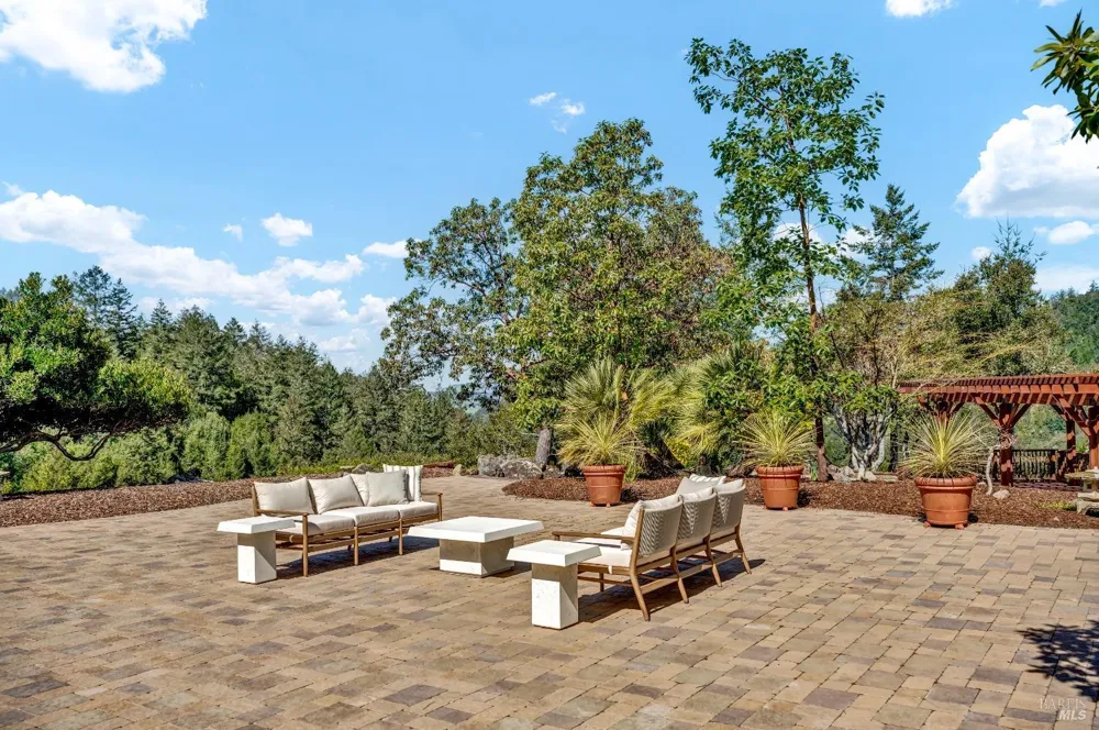 40 Los Pinos Nicasio, CA 94946