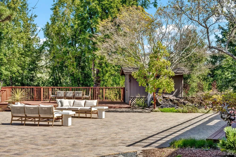 40 Los Pinos Nicasio, CA 94946