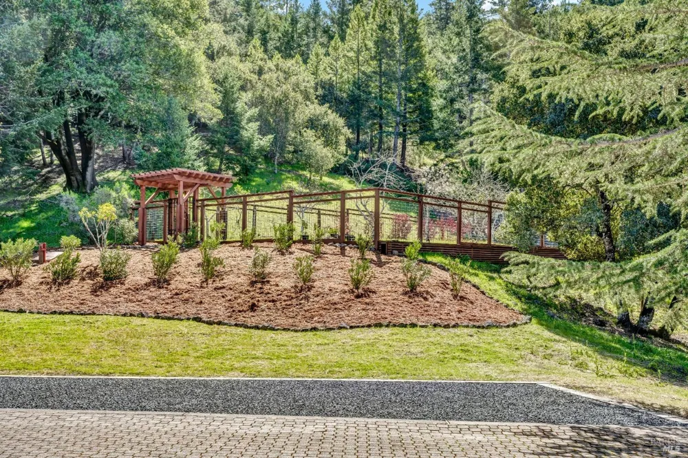 40 Los Pinos Nicasio, CA 94946