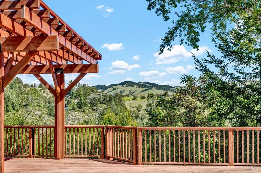 40 Los Pinos Nicasio, CA 94946