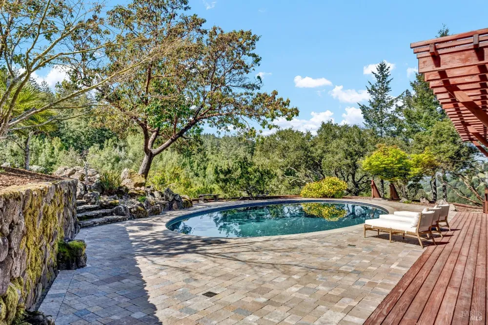 40 Los Pinos Nicasio, CA 94946