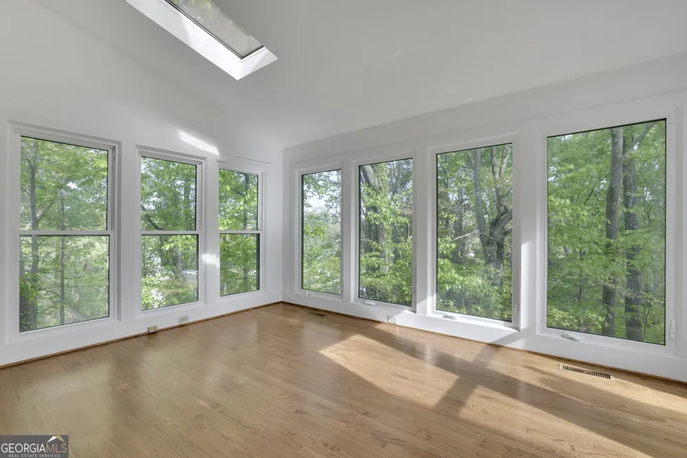 2588 Oakwood WAY SE Smyrna, GA 30080