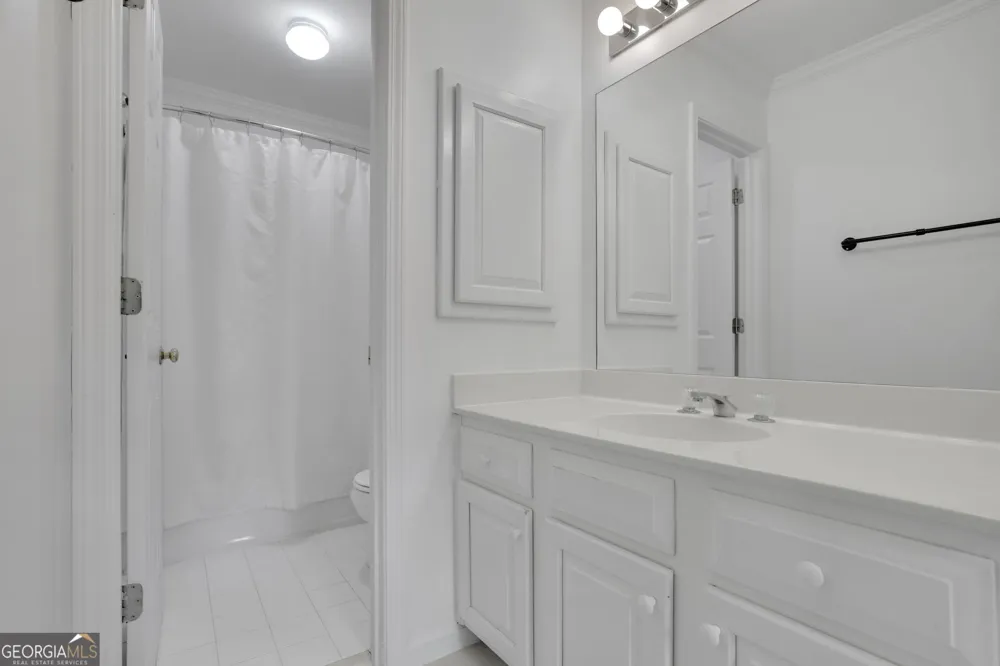 2588 Oakwood WAY SE Smyrna, GA 30080