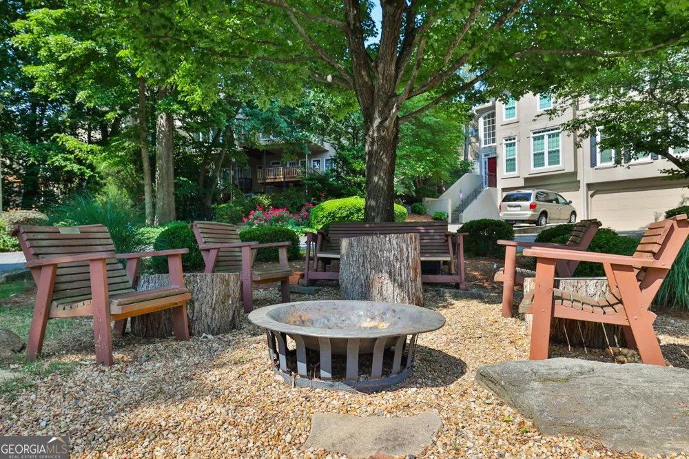 2588 Oakwood WAY SE Smyrna, GA 30080
