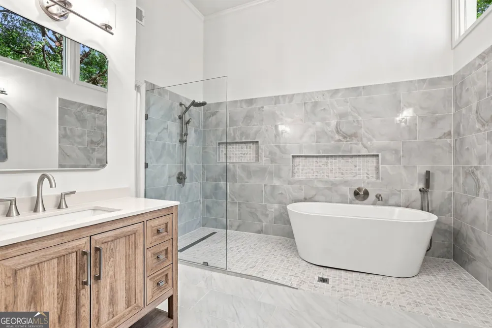 2588 Oakwood WAY SE Smyrna, GA 30080