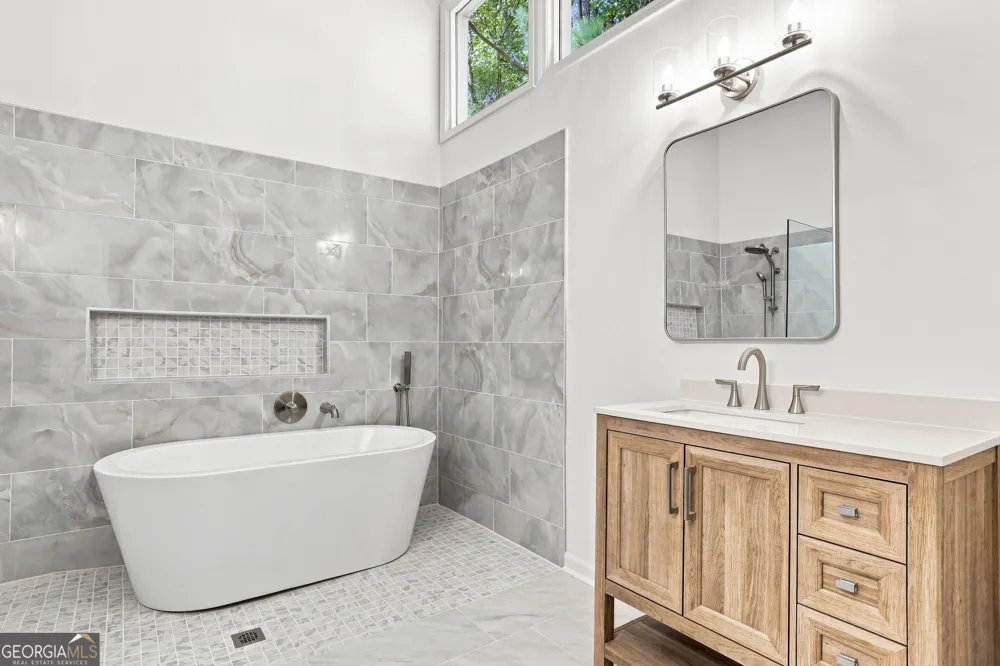 2588 Oakwood WAY SE Smyrna, GA 30080