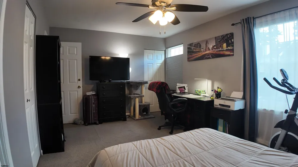 4904 Winterbury Dr Mays Landing, NJ 08330