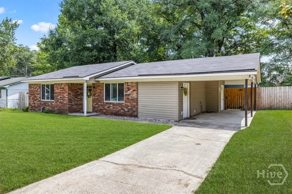 305 E fourth Street Springfield, GA 31329