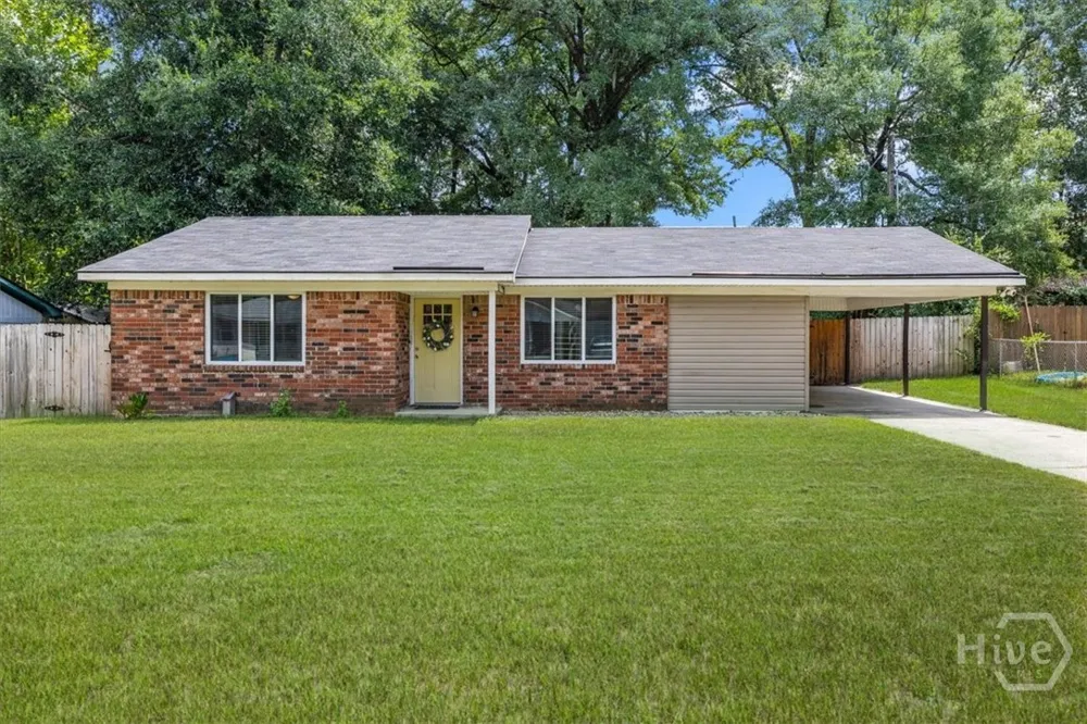 305 E fourth Street Springfield, GA 31329
