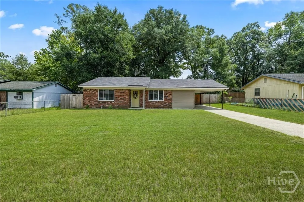 305 E fourth Street Springfield, GA 31329