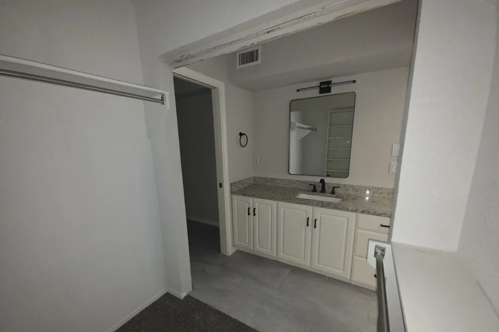 3161 Golden Oak Farmers Branch, TX 75234