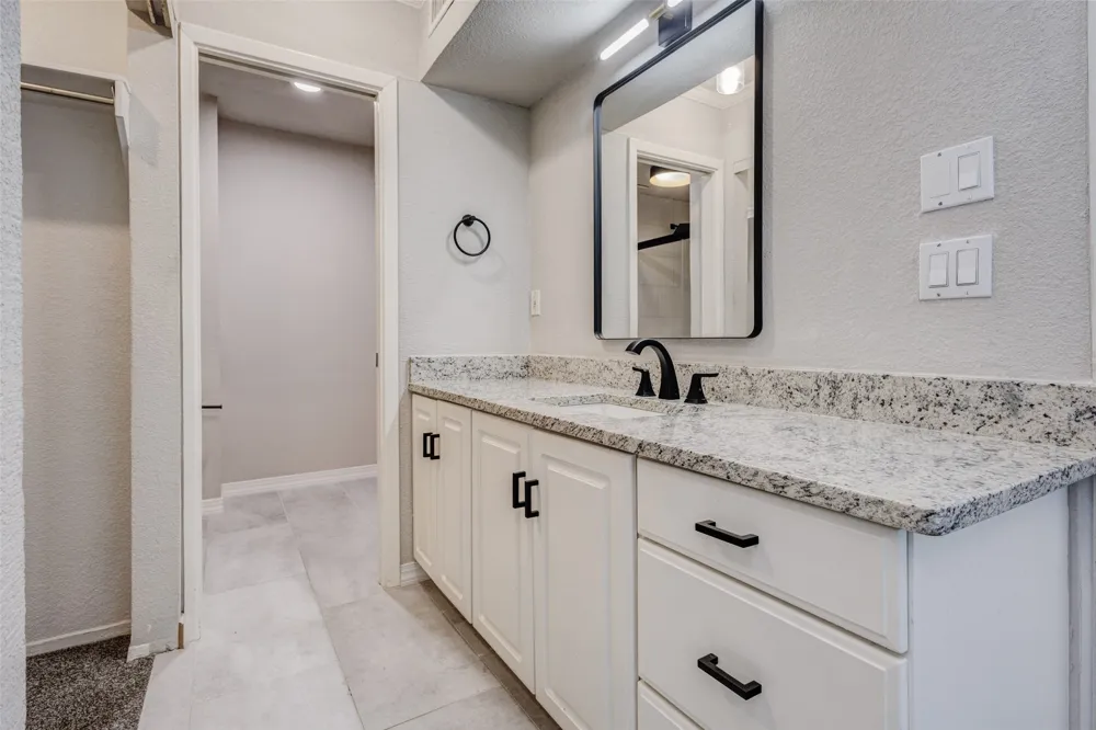 3161 Golden Oak Farmers Branch, TX 75234
