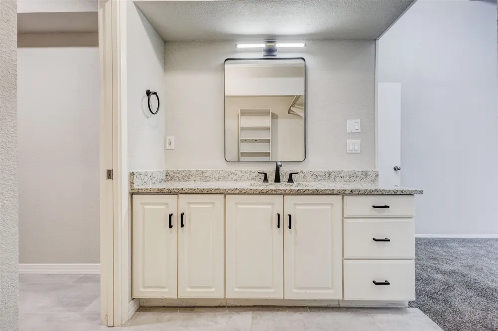 3161 Golden Oak Farmers Branch, TX 75234