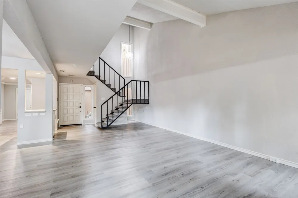 3161 Golden Oak Farmers Branch, TX 75234