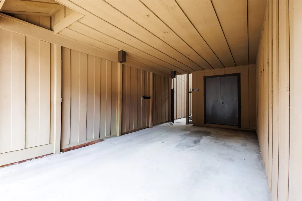 3161 Golden Oak Farmers Branch, TX 75234