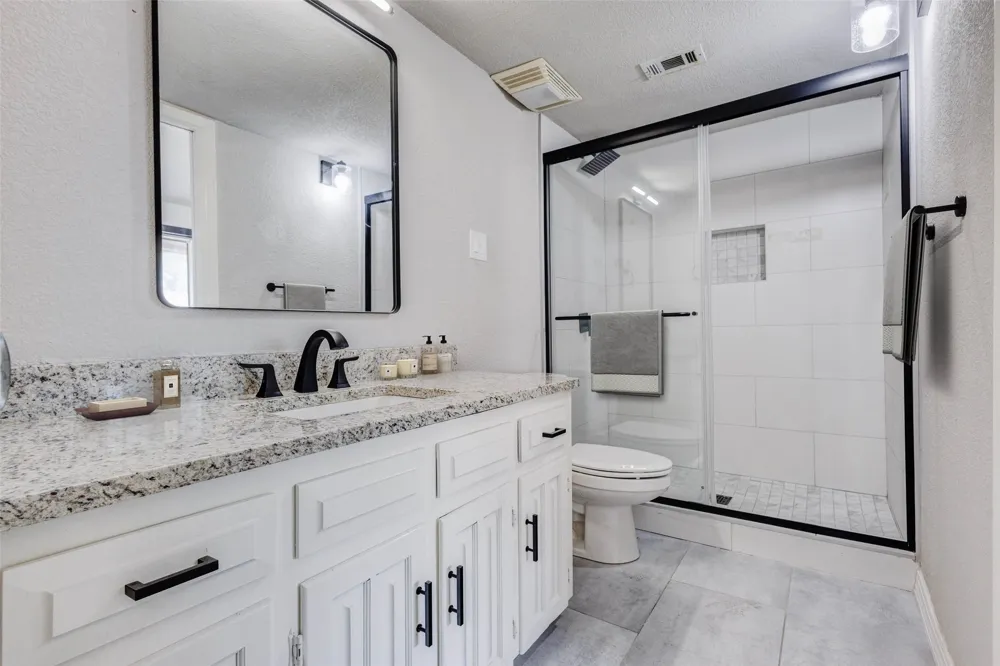 3161 Golden Oak Farmers Branch, TX 75234