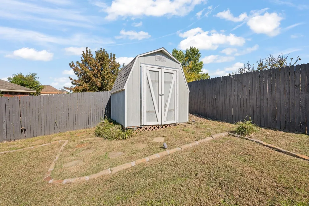 7103 Camp Creek Drive Arlington, TX 76002