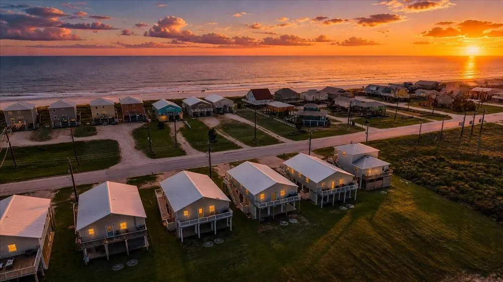 2927 Blue Water Highway Surfside Beach, TX 77541