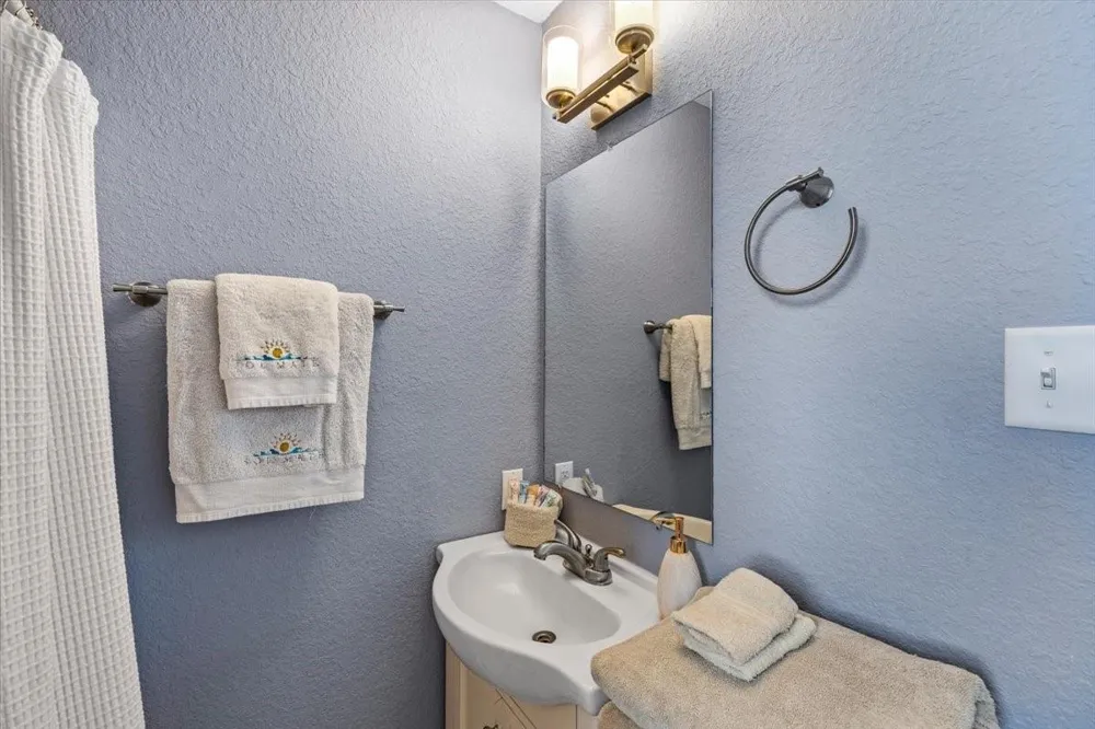 2927 Blue Water Highway Surfside Beach, TX 77541