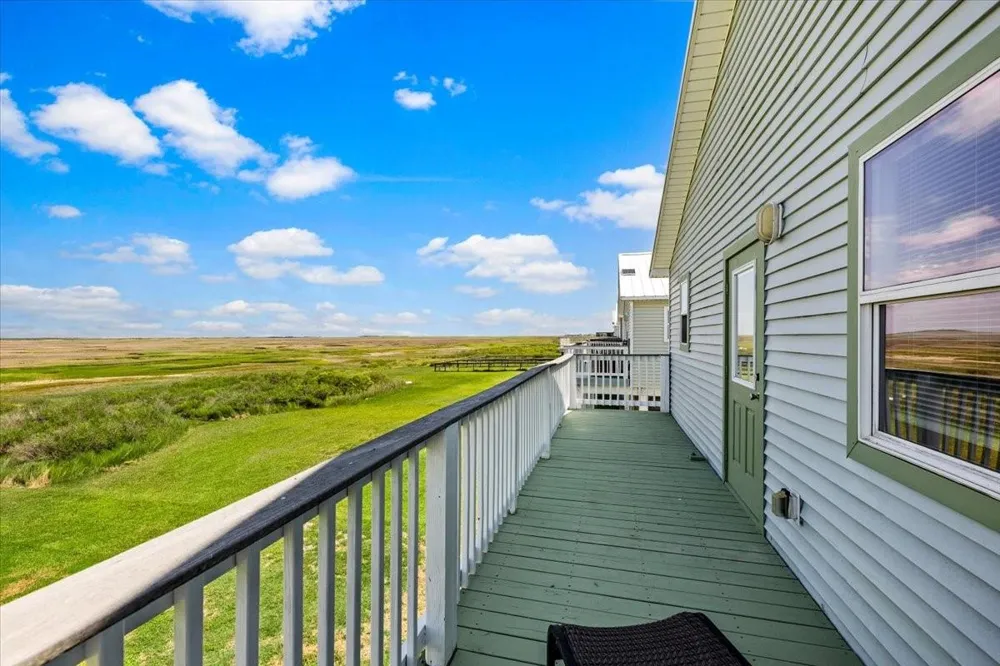 2927 Blue Water Highway Surfside Beach, TX 77541