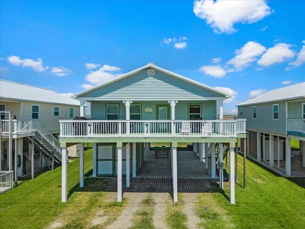 2927 Blue Water Highway Surfside Beach, TX 77541