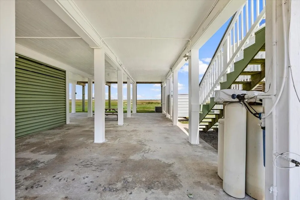 2927 Blue Water Highway Surfside Beach, TX 77541