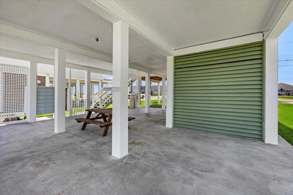 2927 Blue Water Highway Surfside Beach, TX 77541
