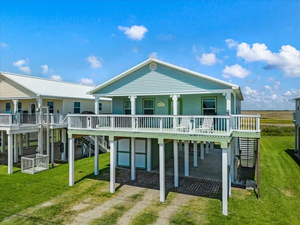 2927 Blue Water Highway Surfside Beach, TX 77541