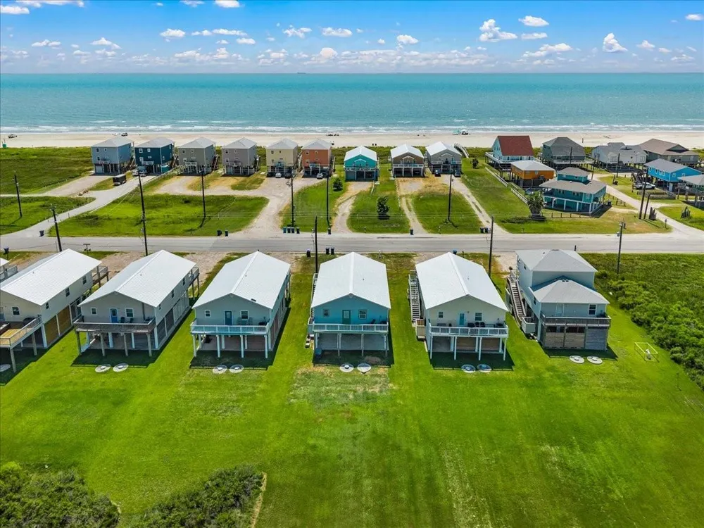 2927 Blue Water Highway Surfside Beach, TX 77541