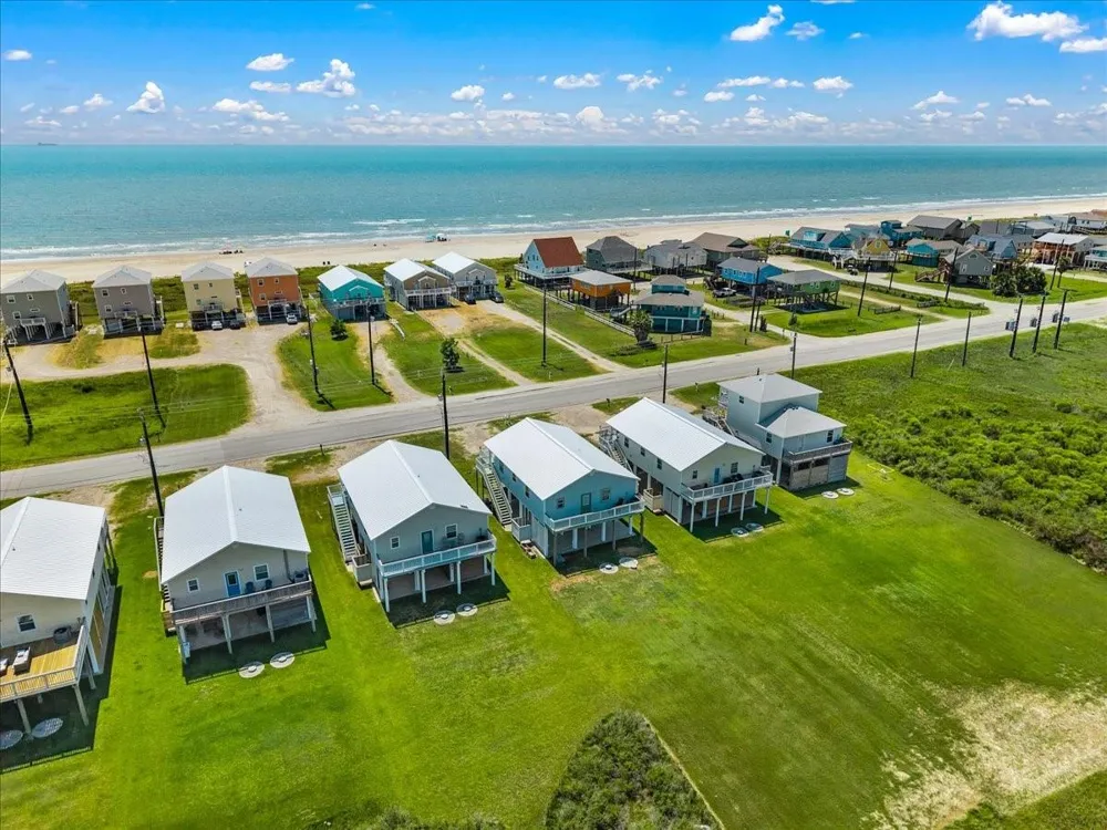 2927 Blue Water Highway Surfside Beach, TX 77541
