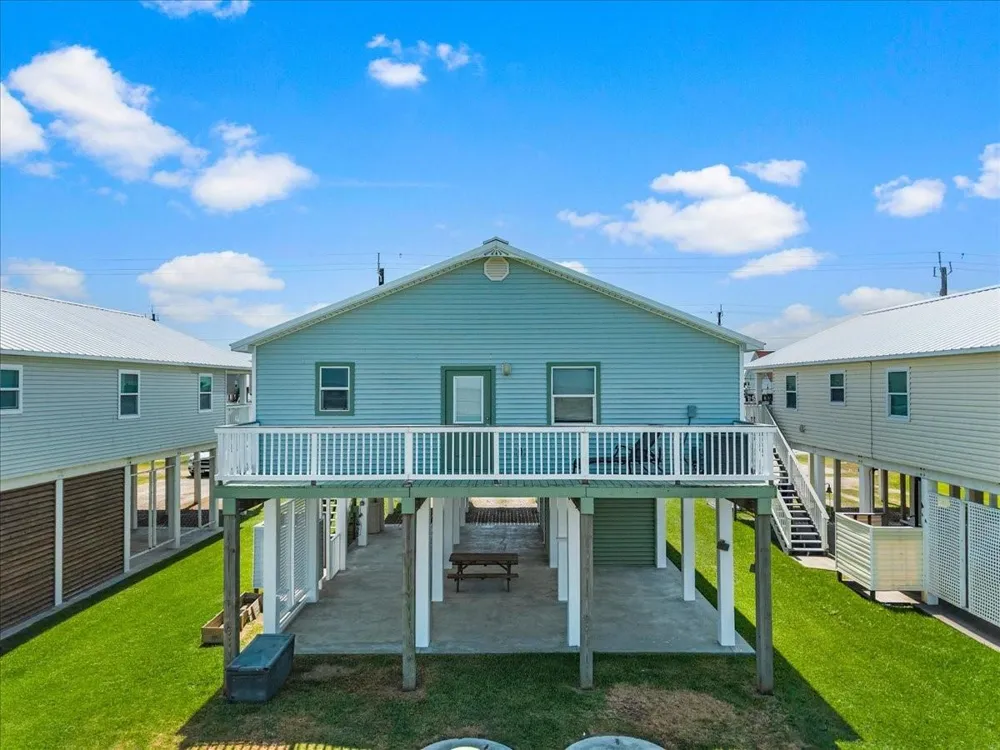2927 Blue Water Highway Surfside Beach, TX 77541