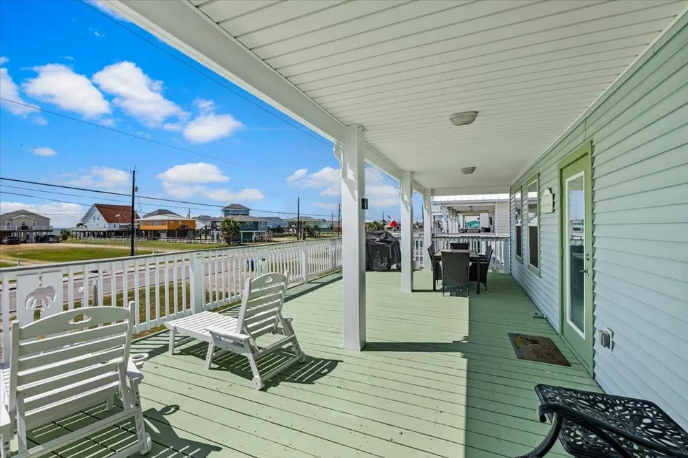 2927 Blue Water Highway Surfside Beach, TX 77541