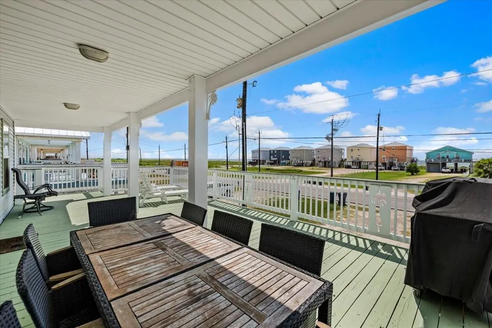2927 Blue Water Highway Surfside Beach, TX 77541