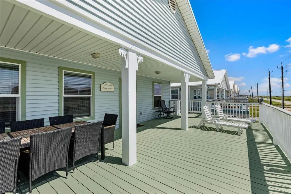 2927 Blue Water Highway Surfside Beach, TX 77541