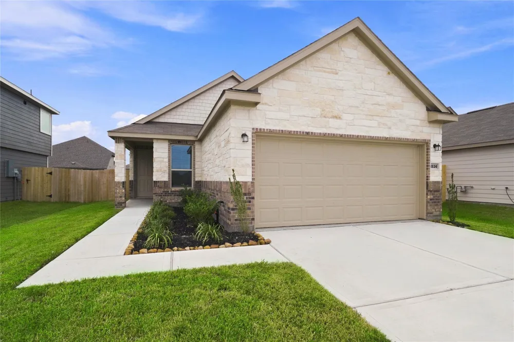1526 Valley Creek Drive Arcola, TX 77583