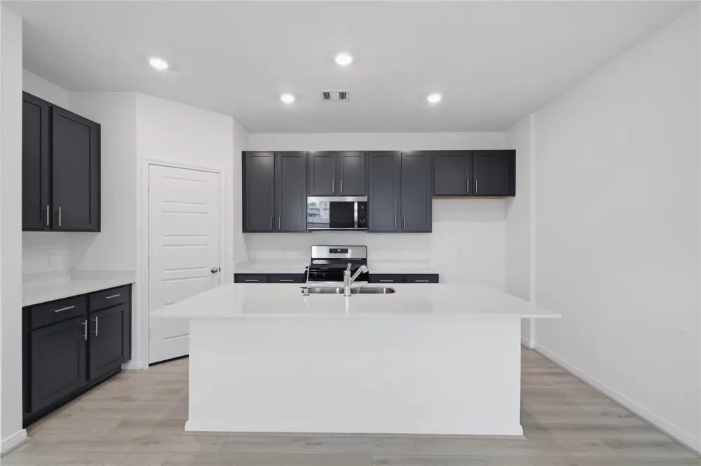1526 Valley Creek Drive Arcola, TX 77583