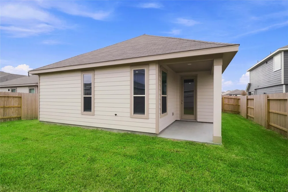 1526 Valley Creek Drive Arcola, TX 77583