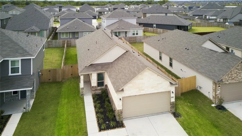 1526 Valley Creek Drive Arcola, TX 77583