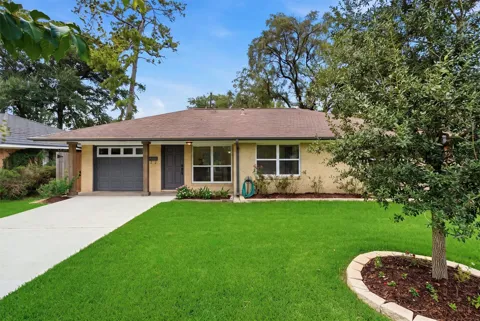 2014 Woodcrest Drive