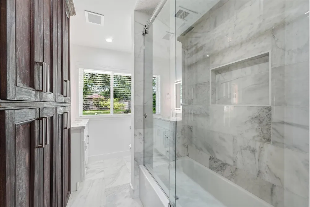 2014 Woodcrest Drive Houston, TX 77018