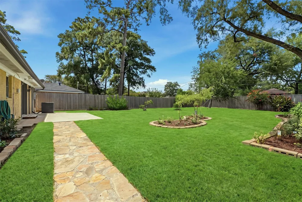 2014 Woodcrest Drive Houston, TX 77018