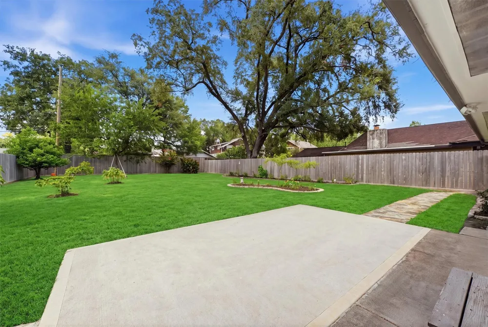 2014 Woodcrest Drive Houston, TX 77018