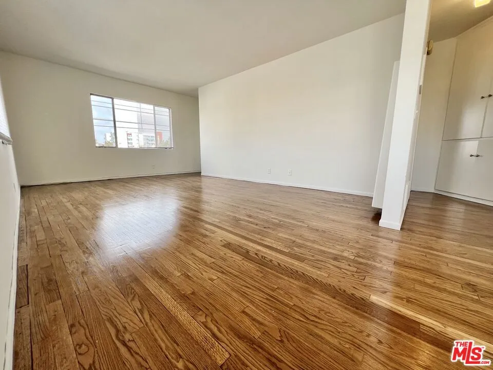 10303 Palms Boulevard #5 Los Angeles, CA 90034