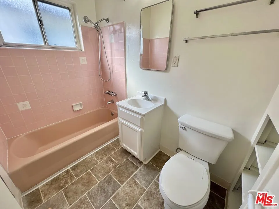 10303 Palms Boulevard #5 Los Angeles, CA 90034