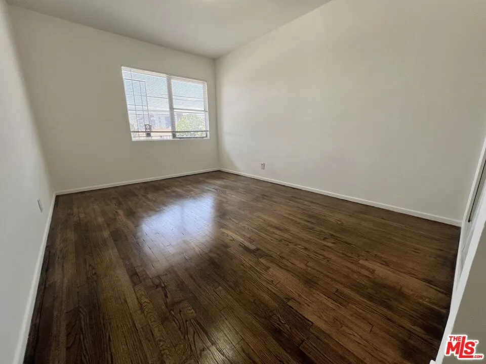 10303 Palms Boulevard #5 Los Angeles, CA 90034