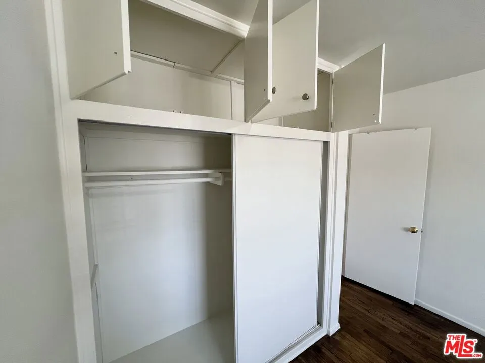 10303 Palms Boulevard #5 Los Angeles, CA 90034