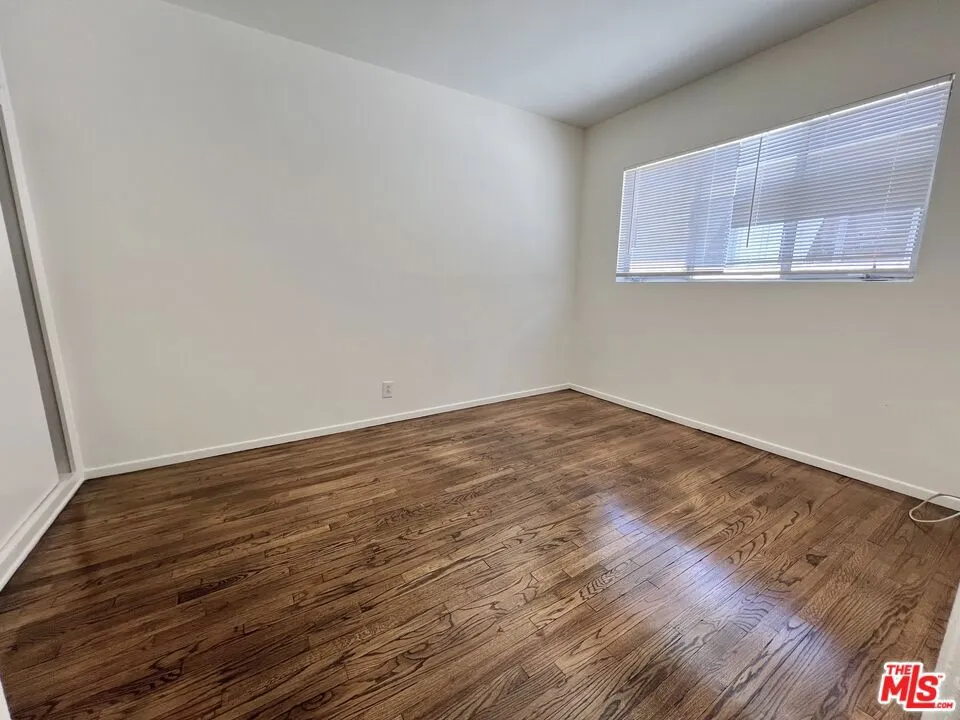 10303 Palms Boulevard #5 Los Angeles, CA 90034